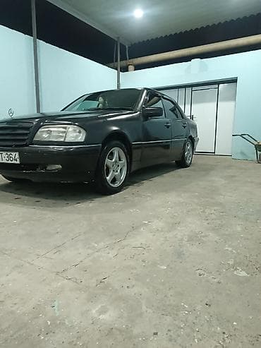 w124 arxa stop: Mercedes-Benz C-Class: 2.2 l | 1995 il Sedan — 7
