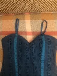 qadınlar üçün toxunma papaqlar: 1) Ziyafet paltari. Krem renginde, XS-S razmer(36 razmer).Uzunluğu — 7