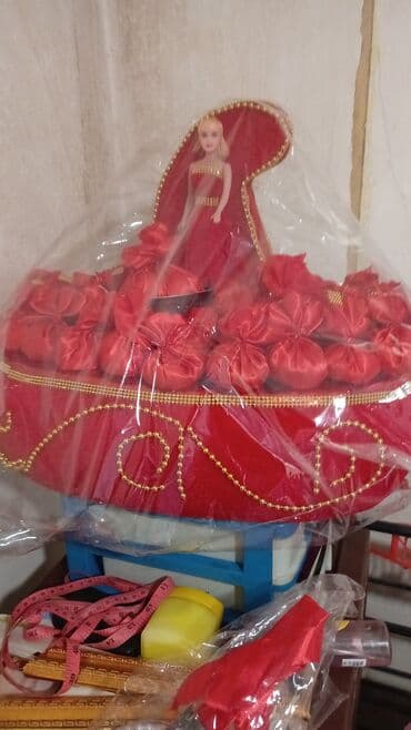 toy ucun hicab baglanmasi: Kuklalı Bəzəkli Xonça - Qırmızı məxmər/parça üzlü, qızılı muncuq — 1