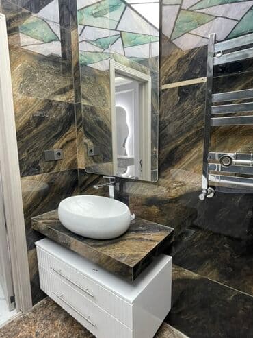 ikinci el unitazlar: Ağ rəngli, müasir dizaynlı dolablı unitaz. Dolabın fasadı qabarıq — 3