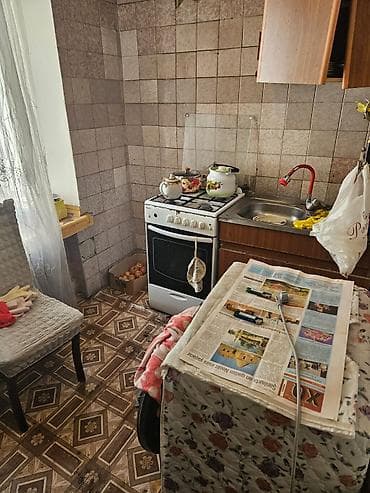 2 otaqlı mənzil — tam təchizatlı - Geniş və işıqlı zal: taxta parket — 10