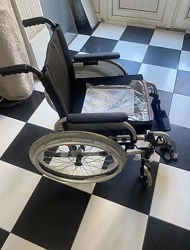 eliller ucun arabalar: Ottobock əlil arabası - Markası/modeli: Ottobock (arxada brend loqosu — 2