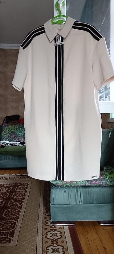 TURKANDA 235 AZN ALINIB SATILIR 20 AZN 1 defe toya geyinilib Razmer