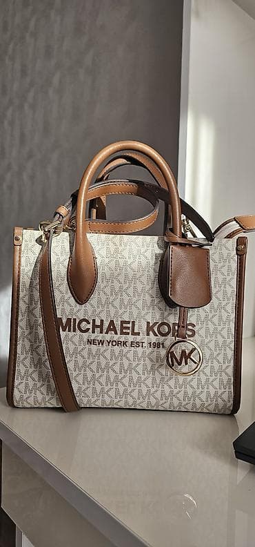 Сумка с короткой ручкой, Michael Kors, Б/у at lalafo.az Сумка с короткой ручкой, Michael Kors, Б/у