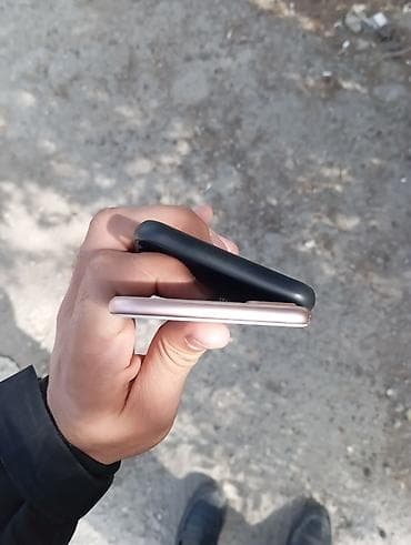 iphone 13 qara: IPhone 8 Plus, Qızılı, Barmaq izi — 4