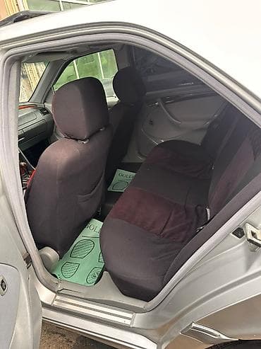 w210 on bufer: Mercedes-Benz C 200: 2 l | 1999 il Sedan — 6