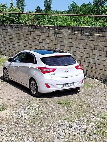 purjun satisi: Hyundai i30 (ağ rəng, hatchback) - Kuzov: 5 qapılı hatchback — 9