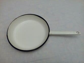 blinçik tavası: Tava, rəng - Ağ, SSRİ — 1