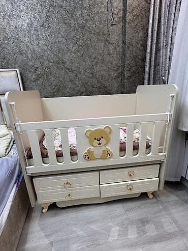 yataq mebli: Oğlan və qız üçün, Dördbucaq, Beşik, Matras ilə — 2
