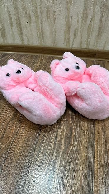 çəhrayı ayaqqabılar: Məhsul: Pişikbalası üslubunda tüklü ev terlikləri (ayılı dizayn) - — 1