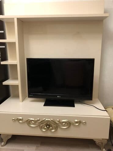 Düz TV altlığı, Polkalı