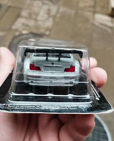 Велоаксессуары: BMW M3 GTR model maşın (kolleksiya üçün) - Miqyas: təxmini 1:43 — 3