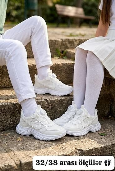 Rəng - Ağ Krossovkalar, Nike, Ölçü: 32, Uniseks lalafo.az -da Rəng - Ağ Krossovkalar, Nike, Ölçü: 32, Uniseks