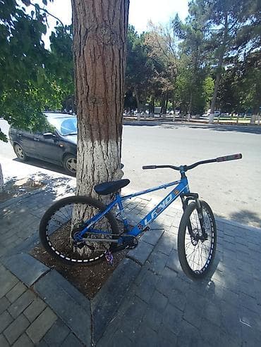kreditle velosiped: 26-lıq Velosipeddir.Velosiped brendi Lanodur.Üzərində wake gidon — 2