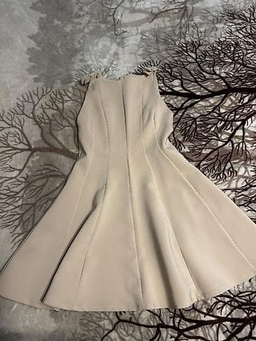 Yenidi cəmi 1 dəfə geyinilib 15 manata ciddi alana endirimlə olunar