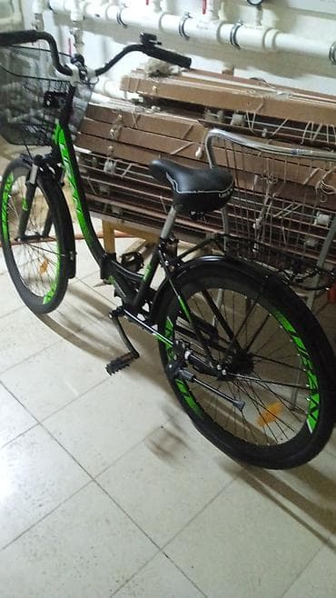 велосипед с корзинкой: Şəhər tipli velosiped – rahat minik üçün aşağı çərçivə və düz sükan — 1