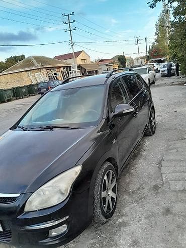 i30: Hyundai i30: 1.6 l | 2008 il Universal — 3