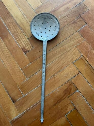 Qedimi misden köpük qaşığı / süzgəc qaşığı - Material: mis - Forma lalafo.az -da Qedimi misden köpük qaşığı / süzgəc qaşığı - Material: mis - Forma