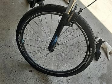 dağ velosipedi: Specialized markalı dağ/şəhər tipli velosiped. Qara rəngli çərçivəyə — 5