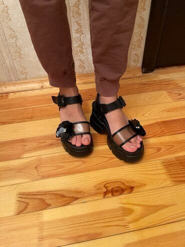 Босоножки, сандалии, шлепанцы: Размер: 38, цвет - Черный, Новый — 3