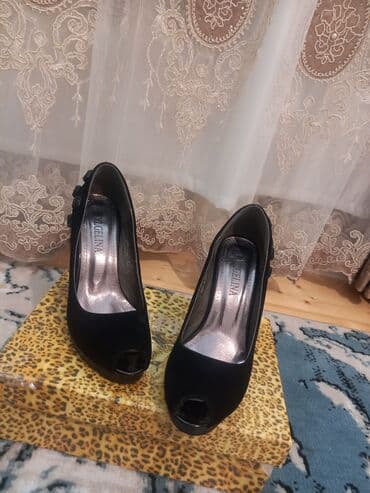 туфли новая не одевала не разу: Ayaqqabı 1dəfə geyilib təptəzə karopkada qalıb firmandı çox rahat — 2