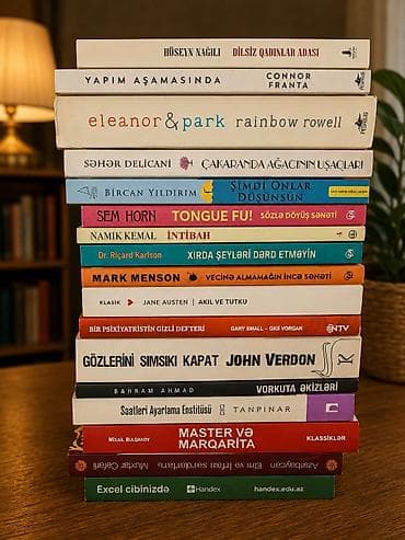 Müxtəlif janrlarda böyük kitab toplusu Təsvir: – Azərbaycan, türk — 1