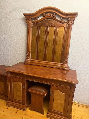 qoz: Klassik üslubda yataq otağı dəsti Komplekt: - İki nəfərlik çarpayı — 6