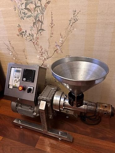 NF100 soyuq pres yağıçıxarma aparatı - Model: NF 100 (karkas üzərində