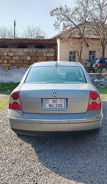 niva salonu: Volkswagen Passat sedan - Kuzov: 4 qapı sedan, gümüşü rəng - — 1
