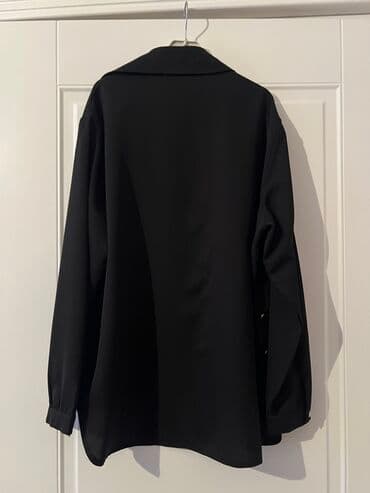 kletkali koynekler: Qara saroçka xanımlar üçün 1 dəfə geyinilib Ölçü :44 Qiymət :20 manat — 2