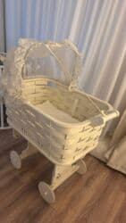 Gözəl görünüşü var. Yellənmir sabitdir.(üzərində konstruksiya var lalafo.az -da Gözəl görünüşü var. Yellənmir sabitdir.(üzərində konstruksiya var