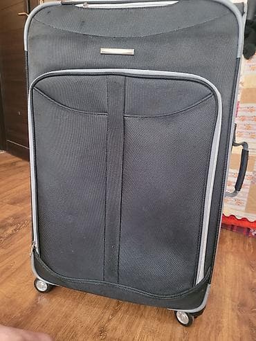 Çamadanlar: Amerikadan alınıb 7 8 il evvel sadece valizin cızığları falan var — 1