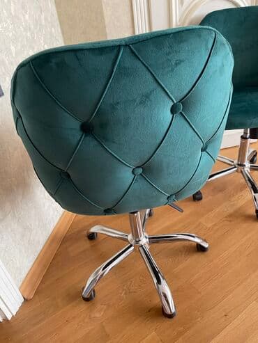 bərbər kreslosu satılır: Salon ucun 2 eded firlanan tekerli iki mexanizmli kreslolar. Yeni kimi — 3