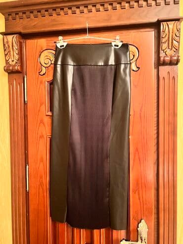 çiçəkli ətəklər: Maxi boy yubka. 1 defe geyinilib tezedir. 115 azn alinib. 50 azn — 3