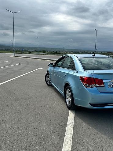 guzgu manitor: Chevrolet Cruze sedan - Kuzov: sedan, açıq mavi rəng - Nömrə — 5