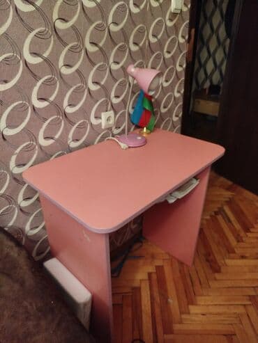 белый офисный стол: Для девочки и мальчика, Письменный стол — 1