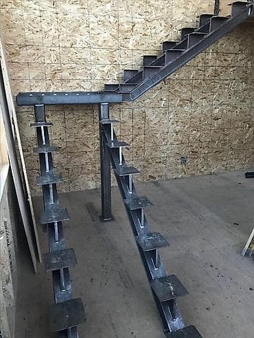 material: Pilləkən və ya Pilləkən marşı kiçik şaquli məsafələrə bölünməklə iri — 7