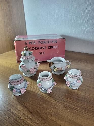 qab gülləri: 6 hissəli porcelan dekorativ cruet dəsti Qutulu komplet. Üzərində “6 — 4