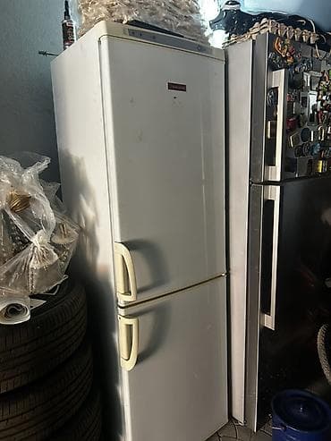 diktafon satışı: Ağ rəngli ikiqapılı soyuducu. Bu model yuxarıda soyuducu hissə və — 1