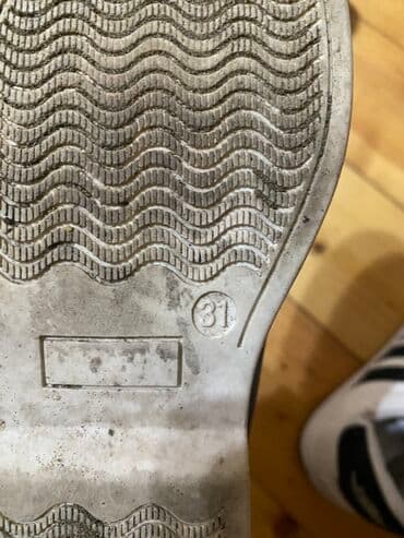 qebelend ters ev: Uşaq ayaqqabıları dəsti - Ağ idman ayaqqabısı: ağ üst, üç qara zolaq — 2