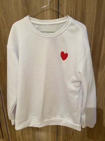 Ağ rəngli uniseks sweatshirt - Sadə və minimal dizayn - Sinə