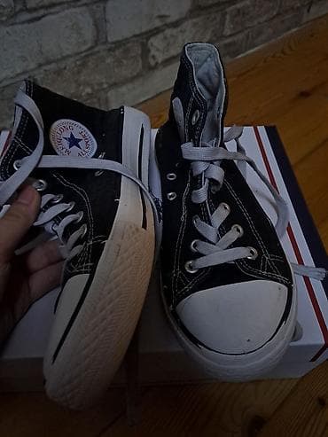ag krasofka oglan ucun: Qara rəngli kətan hi-top idman krosları - Model: klassik hi-top — 2