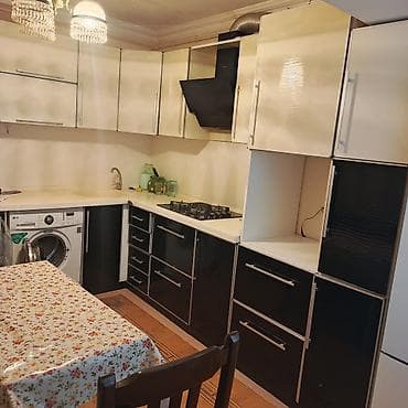 sumqayit ev kiraye: Mənzildə 2 otaq planı: geniş dəhlizdən qonaq otağına və ayrıca mətbəxə — 3