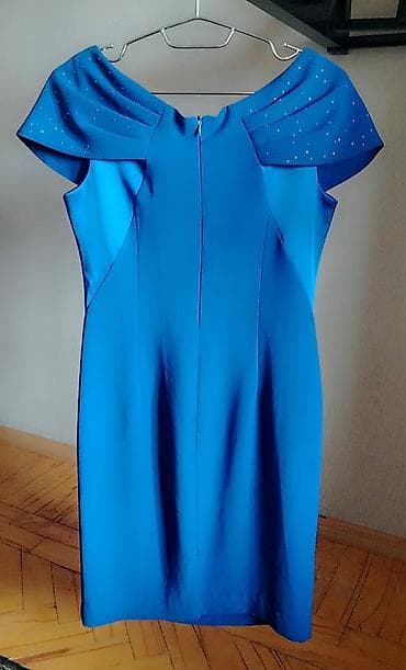 Zərif elektrik-mavi rəngdə kokteyl/axşam geyimi - Model: qolsuz, dizə — 2