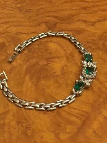 1 qram qizilin qiymeti: Dəstə daxildir: Bilərzik, Boyunbağı, Kulon — 6