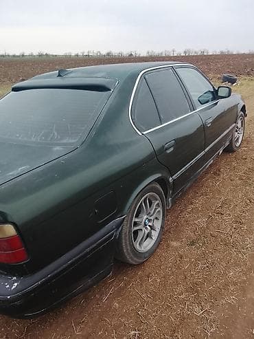 maşın satişi: BMW 520: 2 l | Sedan — 1