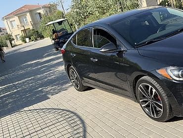 Hyundai Elantra: 2 l | 2017 il Sedan — 1