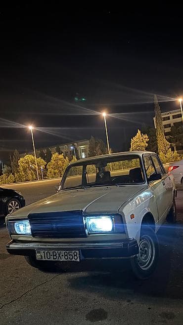 qazel kuza: Avtomobil: Lada 2107 (sedan) Rəng: Açıq bej/ivory Dövlət nömrə nişanı — 5