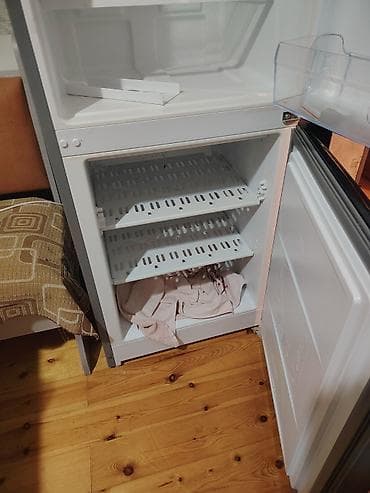 Xarab 2 qapılı Indesit Soyuducu Satılır, rəng - Gümüşü