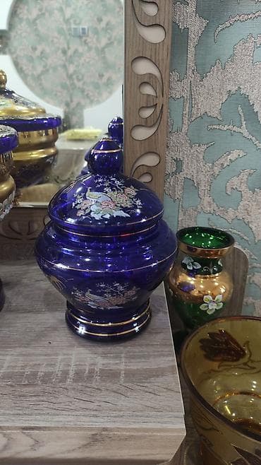 servis qablar: Kanfet qabi qedimidir 30 manat — 1